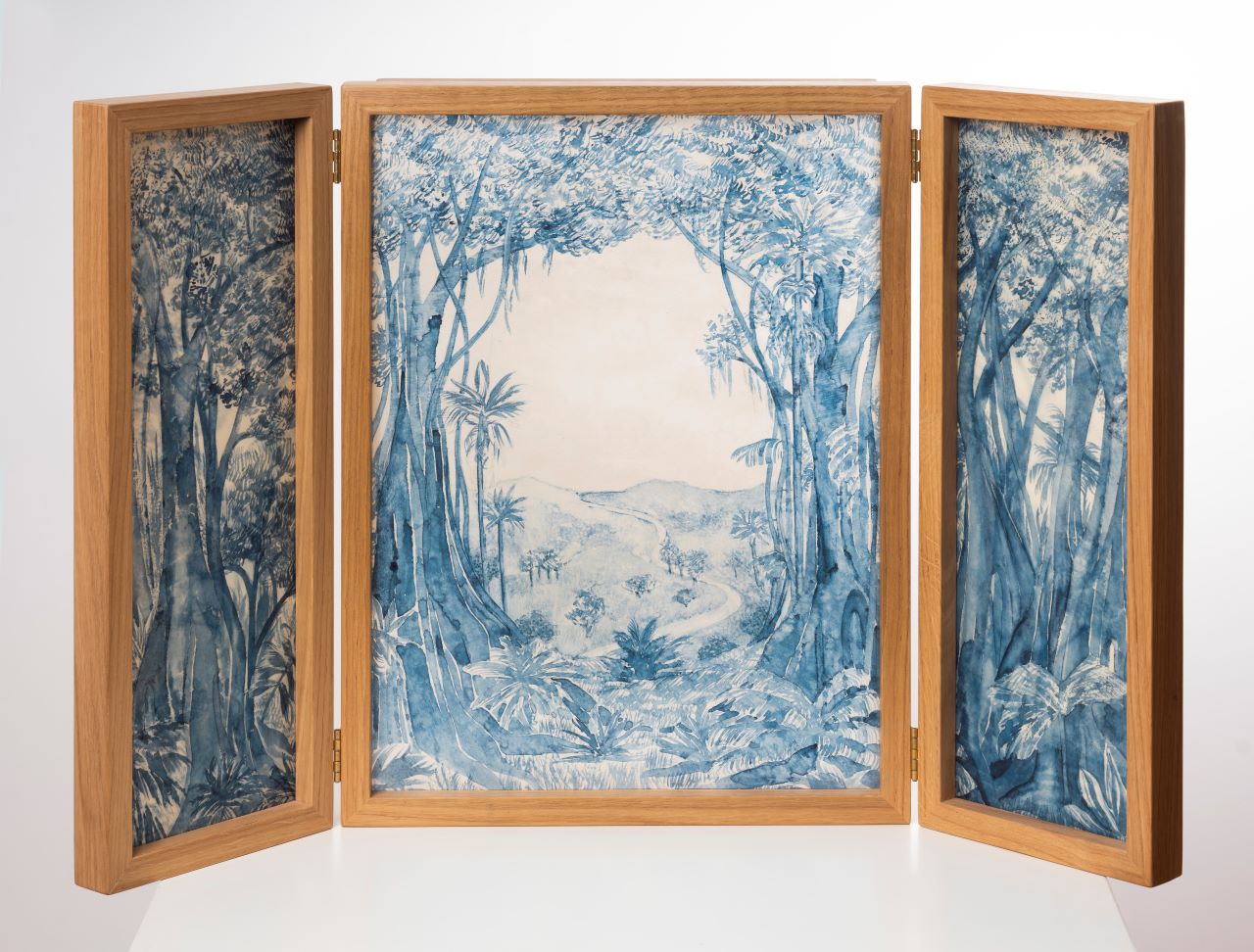 Amazonas - In the deep forest, 2023, P Waxed paper, painted with indigo watercolors and cut out, Oak altarpiece by JP Ruelle, Close : 38 cm largeur / 50 cm hauteur / 10 cm profondeur
Open: 88 cm largeur / 50 cm hauteur / 5 cm profondeur, Portrait photo : Vincent Flamion Photography