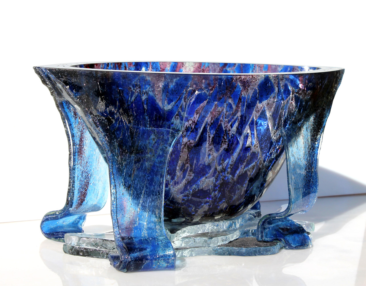 Photo : ©Zaiga Baiza
BLUE DREAMS 
2021 
Fusion du verre, thermoformé, coupé, taillé, polis
19 x 38x 18 cm