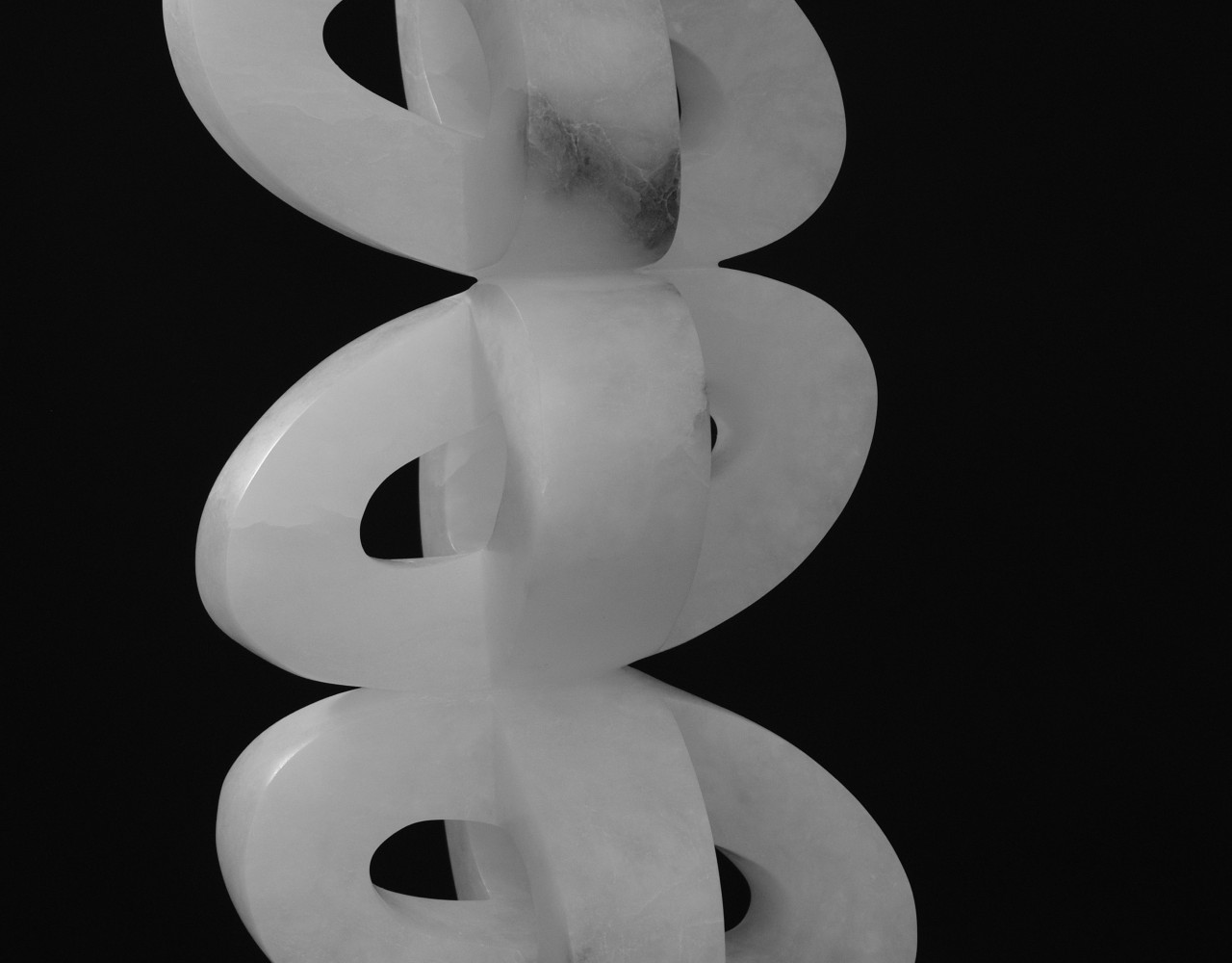 Photo : ©Mich Medinger
OVAL SYMMETRY 
2021
Albâtre
19 x 22 x 39 cm