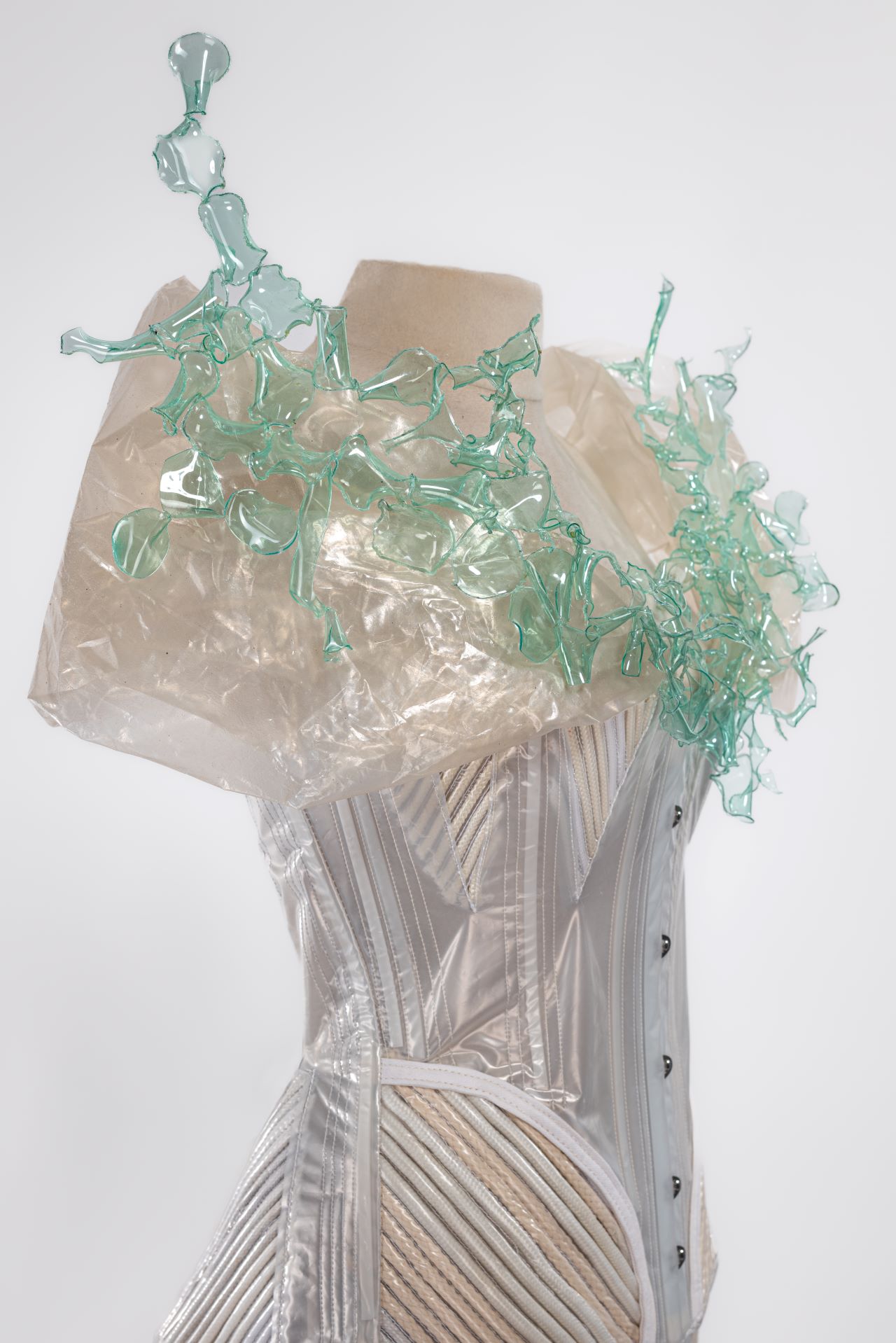 C2H4, 2023, Plastic and recycled rope,H : 160cm L : 110cm, Photo Portrait : Flavie Hengen, Work Photo:  Raymond Camporese
