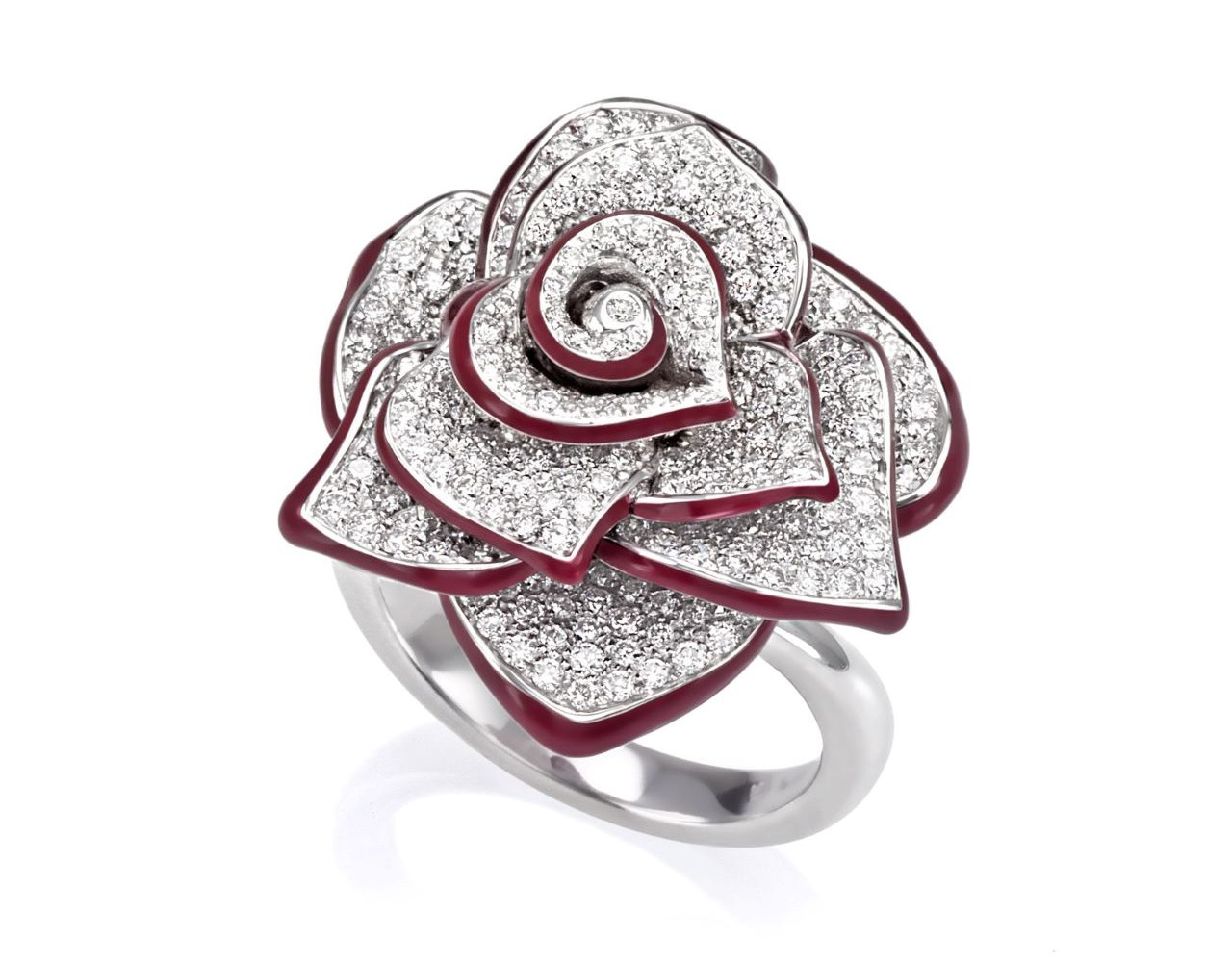 Photo : ©Schroeder Joailliers
ROSE DE LUXEMBOURG
2019
Bague en or blanc 18K, diamants, émail
2,6 x 2,1 x 2 cm