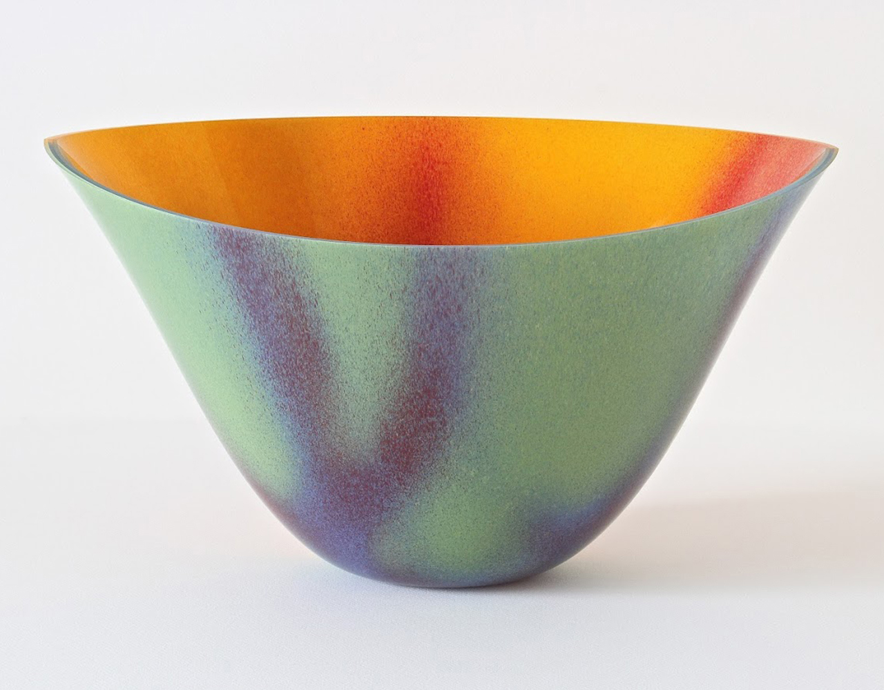 PHOTO: © Camille Jacobs
Tulpomania - f laming parrot, 2014 (unité),
H 41 x L 28 ,5 x l 2 4 cm, série limitée