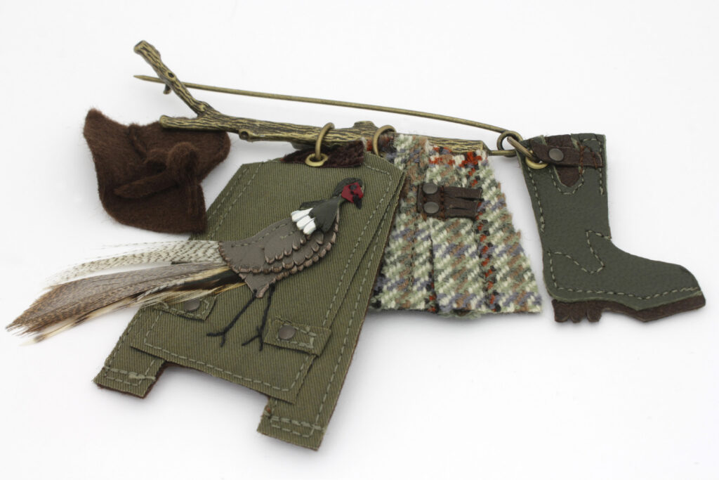 BROCHE CHASSE ©Anne-Marie Herckes